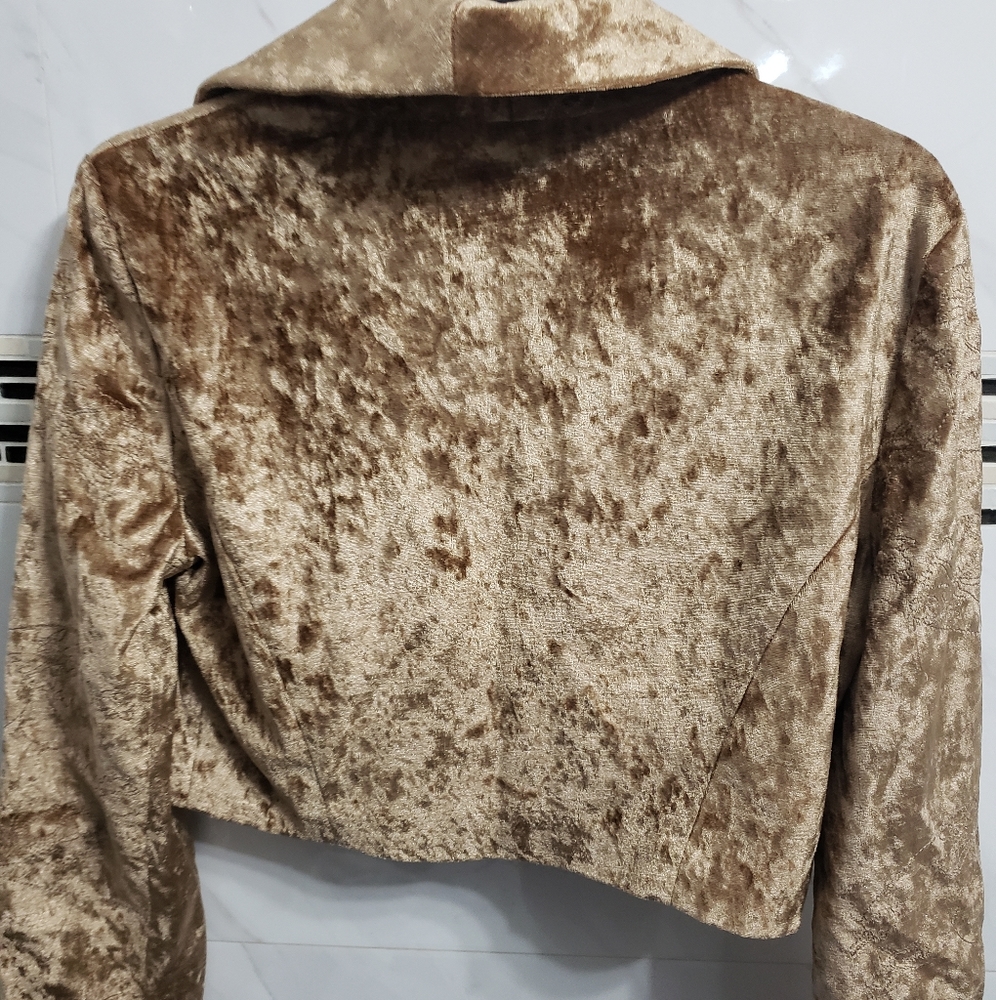 Pull over/light jacket - Picture 2 of 4